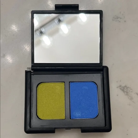 NARS ‘RATED R’ Eyeshadow Compact - Picture 2 of 4